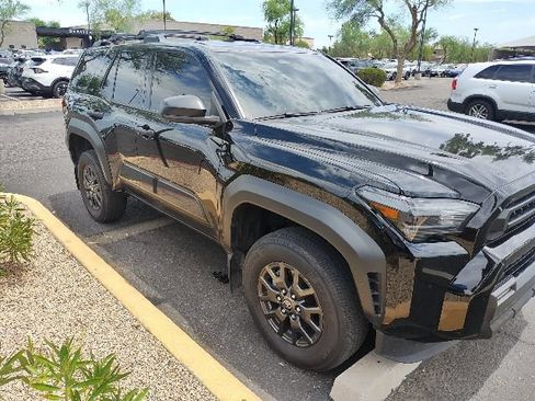 Used 2025 Toyota 4Runner SR5 AWD/4WD image 10