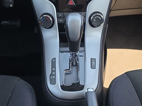 Used 2012 Chevrolet Cruze LT FWD image 18
