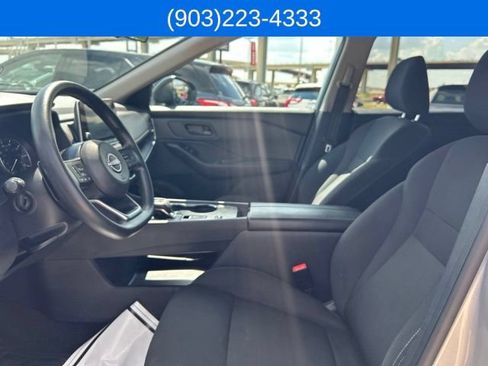 Used 2024 Nissan Rogue S FWD image 32