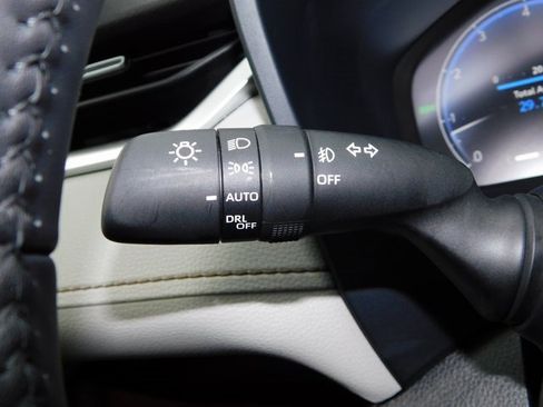 Used 2025 Toyota RAV4 Limited image 33