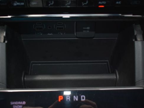 Used 2023 Jeep Grand Cherokee L Limited AWD/4WD image 35
