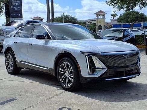 New 2026 Cadillac Lyriq Luxury RWD image 5