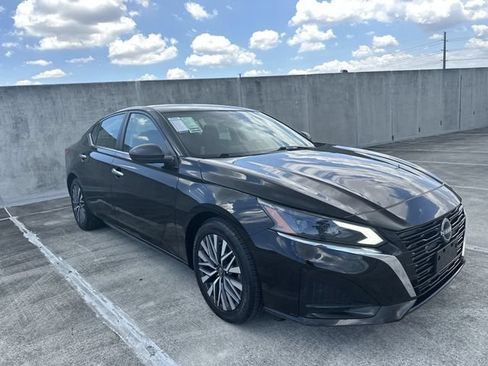 Used 2024 Nissan Altima 2.5 SV FWD image 22