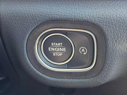 Used 2026 Mercedes-Benz GLS 450 4MATIC image 35