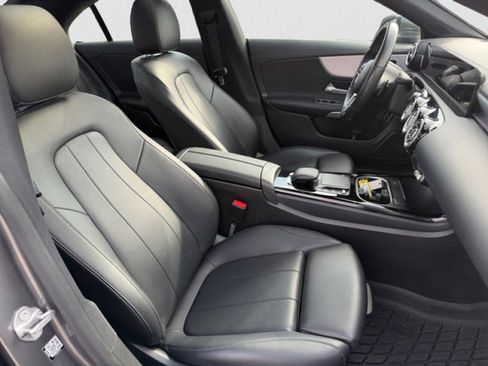 Used 2021 Mercedes-Benz CLA 250 image 19