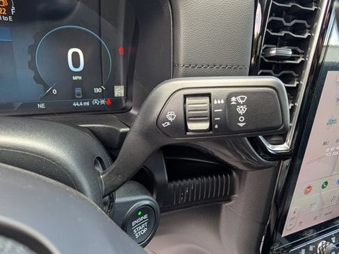 Used 2025 Ford Ranger Lariat w/ Black Appearance Package AWD/4WD image 27