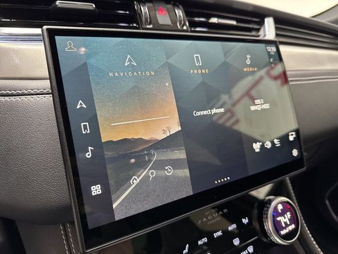 Used 2025 Jaguar F-PACE R-Dynamic S image 25