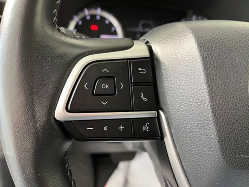 Used 2023 Toyota Highlander XLE image 21