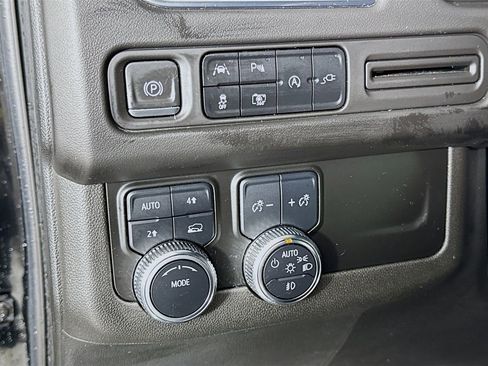 Used 2022 GMC Yukon SLT w/ SLT Luxury Package image 15