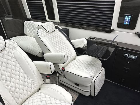 Used 2024 Mercedes-Benz Sprinter 3500 image 23