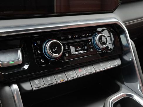 New 2026 GMC Sierra 2500 Denali Ultimate AWD/4WD image 21