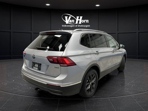 Used 2024 Volkswagen Tiguan SE AWD/4WD image 7