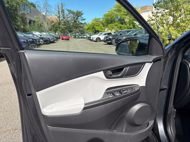Used 2023 Hyundai Kona SEL AWD/4WD image 30