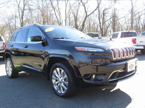 Used 2018 Jeep Cherokee Overland w/ Heavy Duty Protection Group image 4