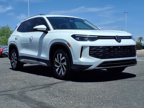 New 2026 Volkswagen Tiguan S image 1