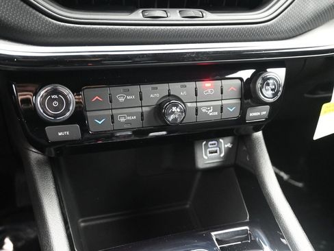 New 2026 Jeep Compass Trailhawk AWD/4WD image 19