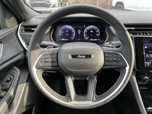 New 2025 Jeep Grand Cherokee Laredo w/ MOPAR Finishing Package image 14