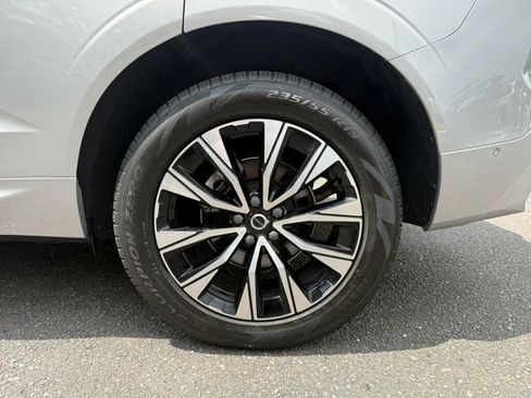 Used 2025 Volvo XC60 B5 Plus AWD/4WD image 11