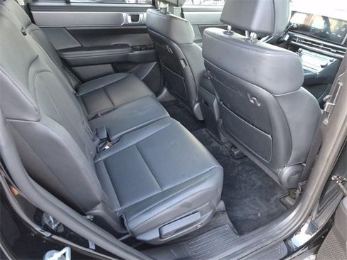 Used 2025 Hyundai Santa Fe SEL image 16