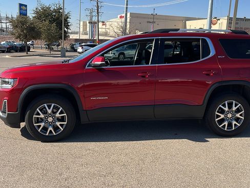 Certified 2023 GMC Acadia SLT image 4