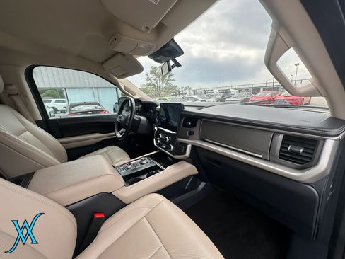 Used 2022 Ford Expedition XLT AWD/4WD image 20