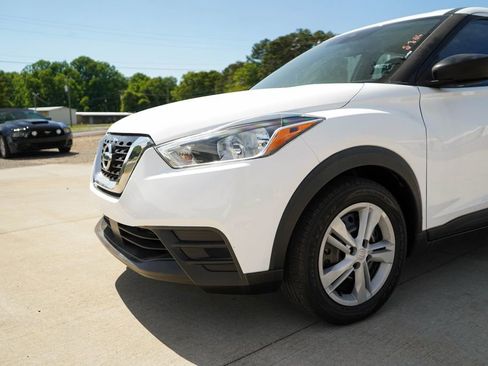 Used 2020 Nissan Kicks S FWD image 17