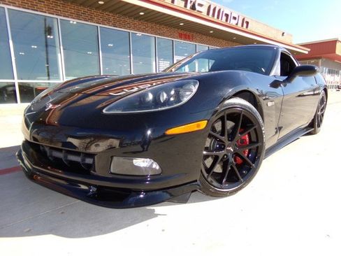 Used 2005 Chevrolet Corvette 1SB Z51 Coupe w/ Preferred Equipment Group image 1
