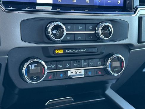 Used 2022 Ford F250 Lariat w/ Chrome Package image 22