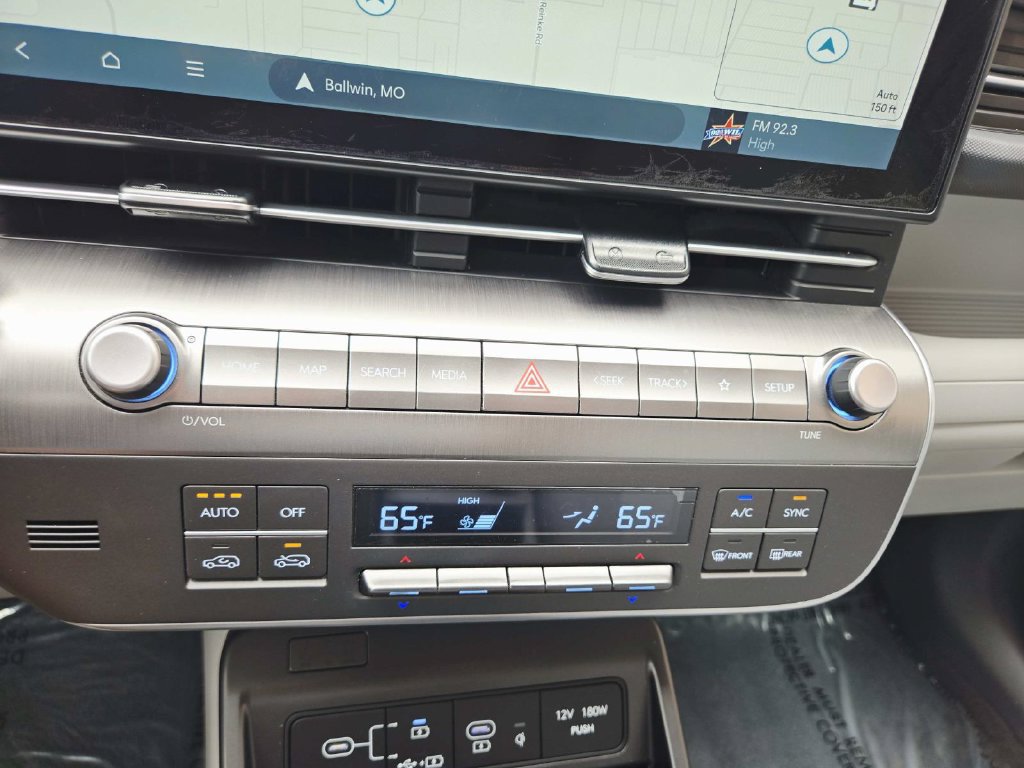 Used 2024 Hyundai Kona Limited AWD/4WD image 28