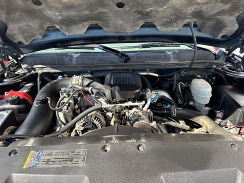 Used 2008 Chevrolet Silverado 2500 LTZ w/ Suspension Package, Off-Road image 9