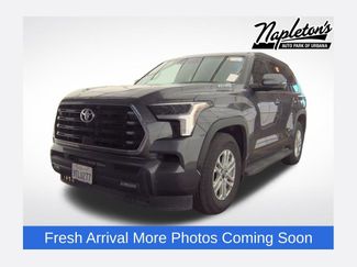 Used 2025 Toyota Sequoia SR5 video 1