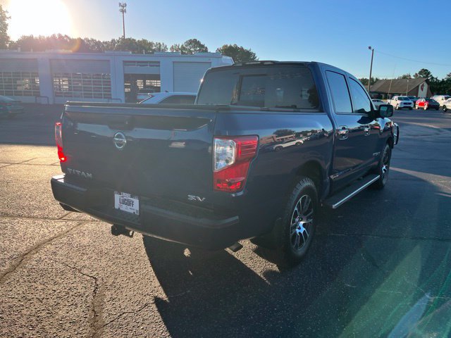 Used 2021 Nissan Titan SV w/ SV Convenience Package RWD image 3