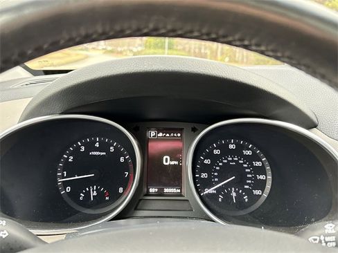 Used 2018 Hyundai Santa Fe Limited image 10