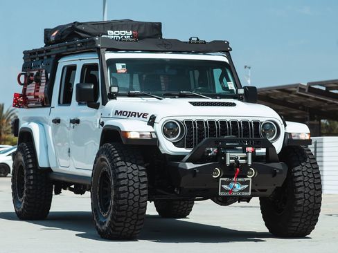 Used 2023 Jeep Gladiator Mojave w/ Cold Weather Group AWD/4WD image 25