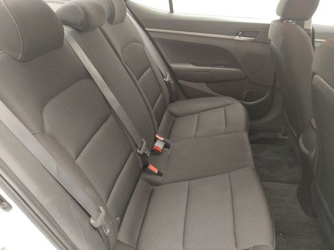Used 2018 Hyundai Elantra SE FWD image 19