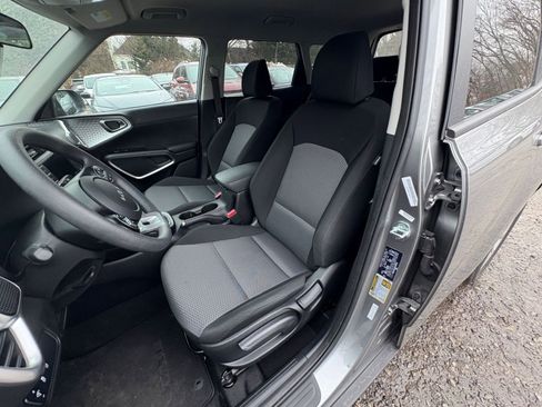 Used 2025 Kia Soul LX w/ LX Technology Package image 33