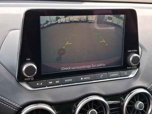 Used 2020 Nissan Sentra SV FWD image 17