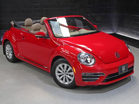 Used 2017 Volkswagen Beetle 1.8T SE FWD image 9