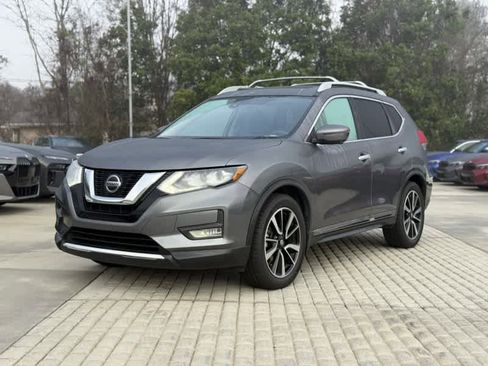 Used 2020 Nissan Rogue SL w/ Premium Package image 2
