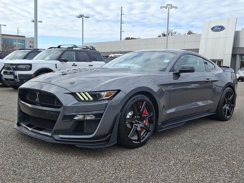 Used 2021 Ford Mustang Shelby GT500 w/ Carbon Fiber Handling Package image 4