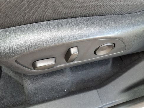 Used 2025 GMC Acadia Elevation image 10