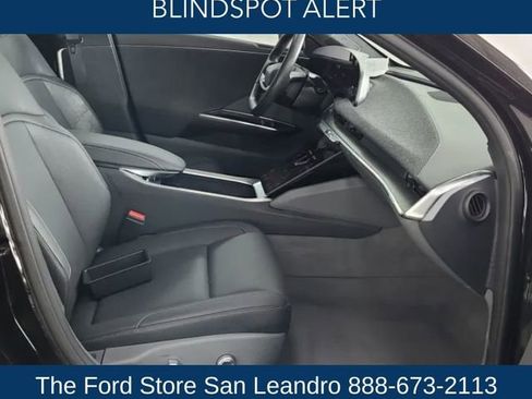 Used 2024 Lucid Air Touring image 11
