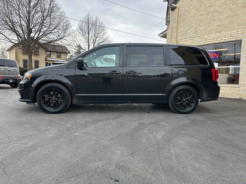 Used 2019 Dodge Grand Caravan GT image 2