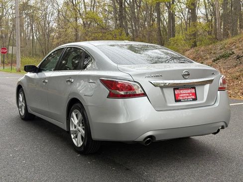 Used 2015 Nissan Altima 2.5 SV FWD image 9
