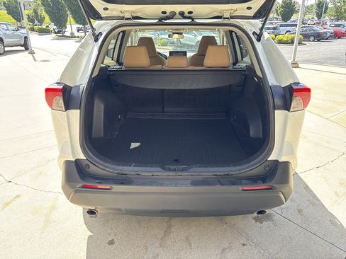Used 2022 Toyota RAV4 LE FWD image 31