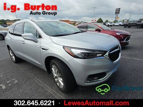 Used 2021 Buick Enclave Essence w/ Sound and Sites Package FWD image 3