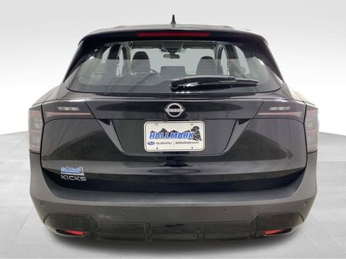 Used 2025 Nissan Kicks S image 3
