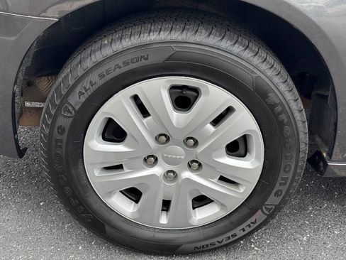 Used 2017 Dodge Grand Caravan SE FWD image 52