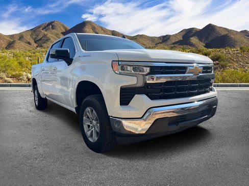 Used 2023 Chevrolet Silverado 1500 LT RWD image 3