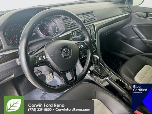 Used 2018 Volkswagen Passat 3.6 image 11